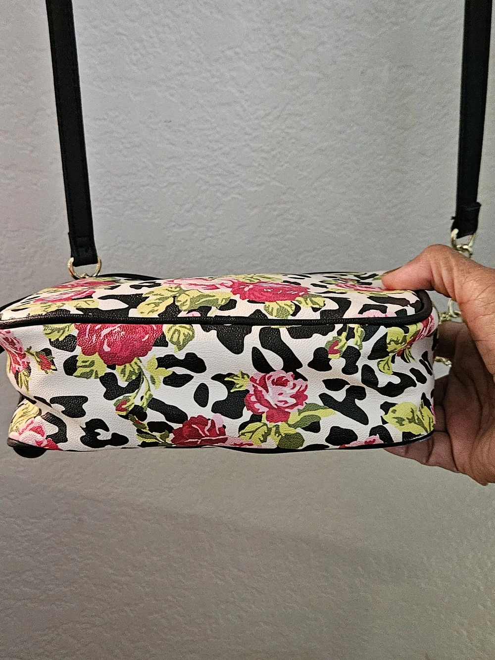 Luv Betsey Johnson Cheetah Rose Floral Crossbody Bag Like New